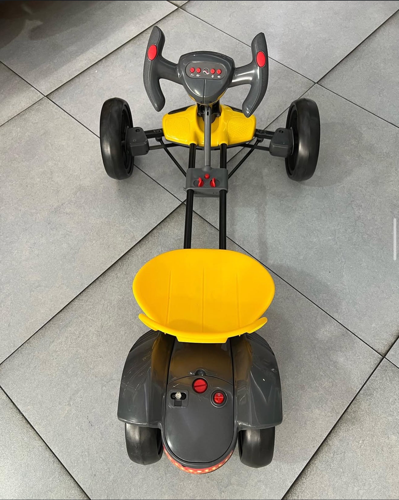 Cart Electric pentru Copii, 12V, varsta 3 - 8 ani, Telecomanda, Design Sportiv