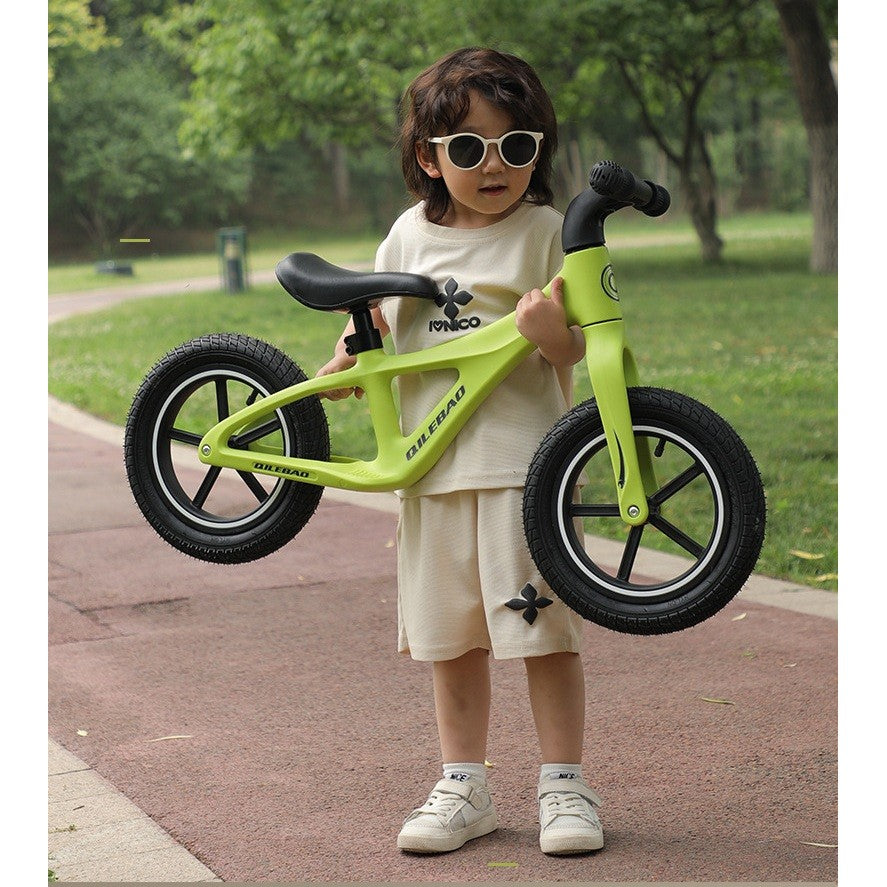 Bicicleta pentru Copii, Fara Pedale, Pentru 2-6 Ani, 2 Roti Silentioase, Sa Reglabila 43 - 58 cm, din Plastic si Fibra de Sticla, 88 x 56 x 43 cm