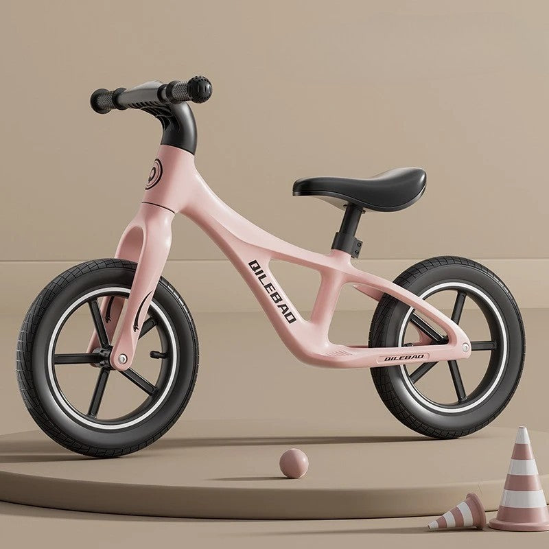 Bicicleta pentru Copii, Fara Pedale, Pentru 2-6 Ani, 2 Roti Silentioase, Sa Reglabila 43 - 58 cm, din Plastic si Fibra de Sticla, 88 x 56 x 43 cm