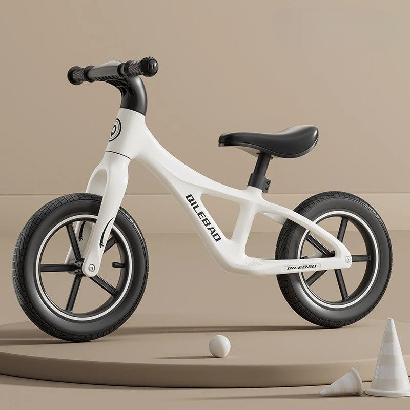 Bicicleta pentru Copii, Fara Pedale, Pentru 2-6 Ani, 2 Roti Silentioase, Sa Reglabila 43 - 58 cm, din Plastic si Fibra de Sticla, 88 x 56 x 43 cm