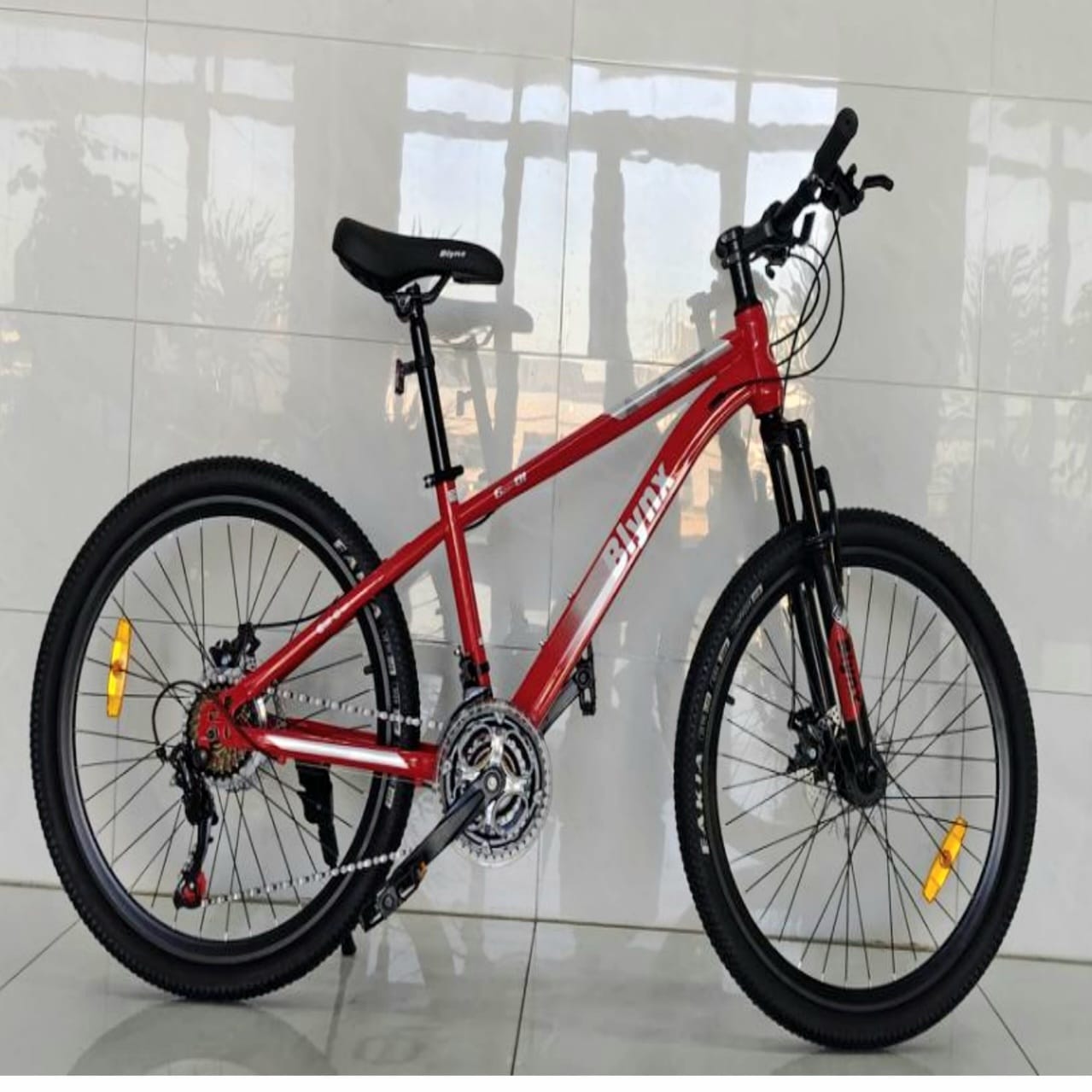 Bicicleta MTB 26 Inch Cu Suspensie Fata Si Sistem de Franare pe Disc