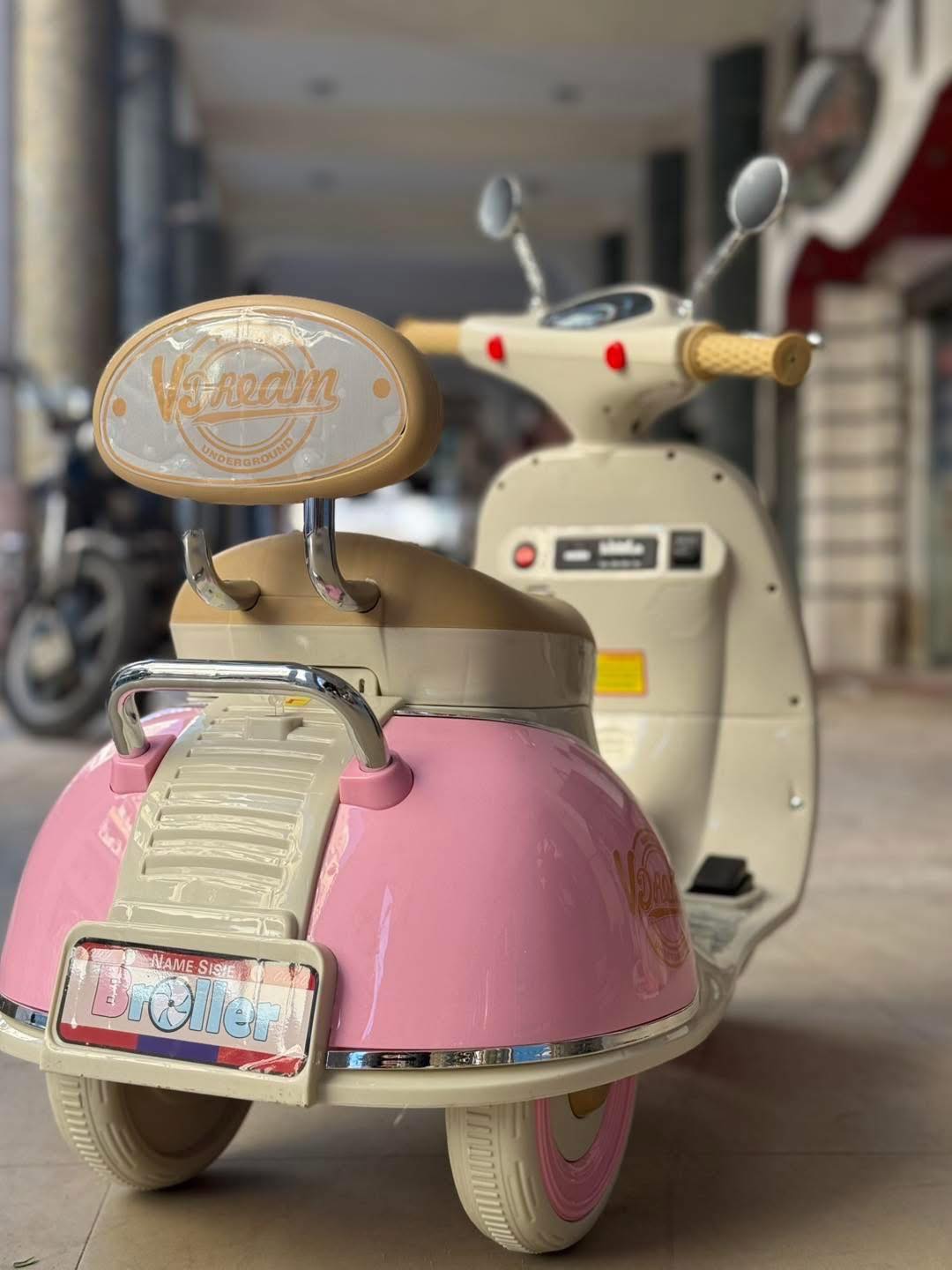 Motocicleta Electrica, 3 roti, 6V, Telecomanda, Bluetooth, Sistem de Lumini si Sunet, 3 - 8 Ani, Roz