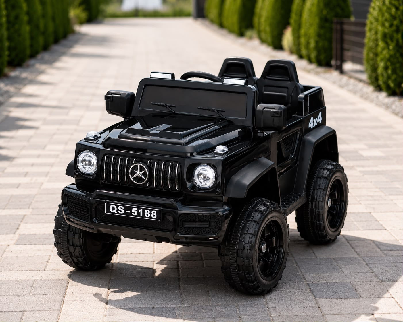 Mașinuță Electrică pentru Copii 4x4, 12V, 4 Motoare, Telecomanda, Model SUV Off-Road