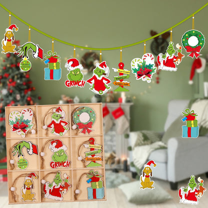 Set 18 Decoratiuni de Craciun din Lemn, cu Snur pentru Agatare in Brad, Model Grinch, Diferite Dimensiuni, Multicolor