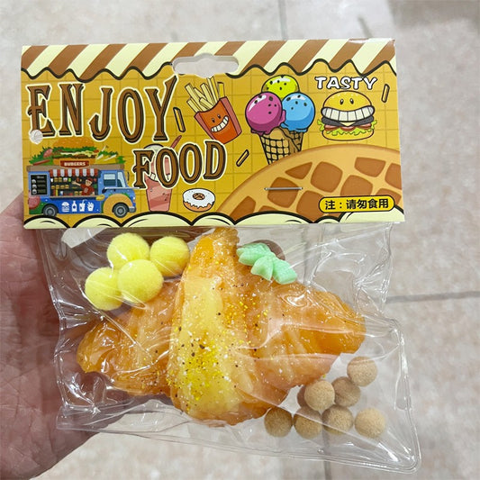 Jucarie Antistres Squishy,  cu Revenire Lenta, Squeeze Pinch Family, Model Croissant, 10x8 cm, 90g