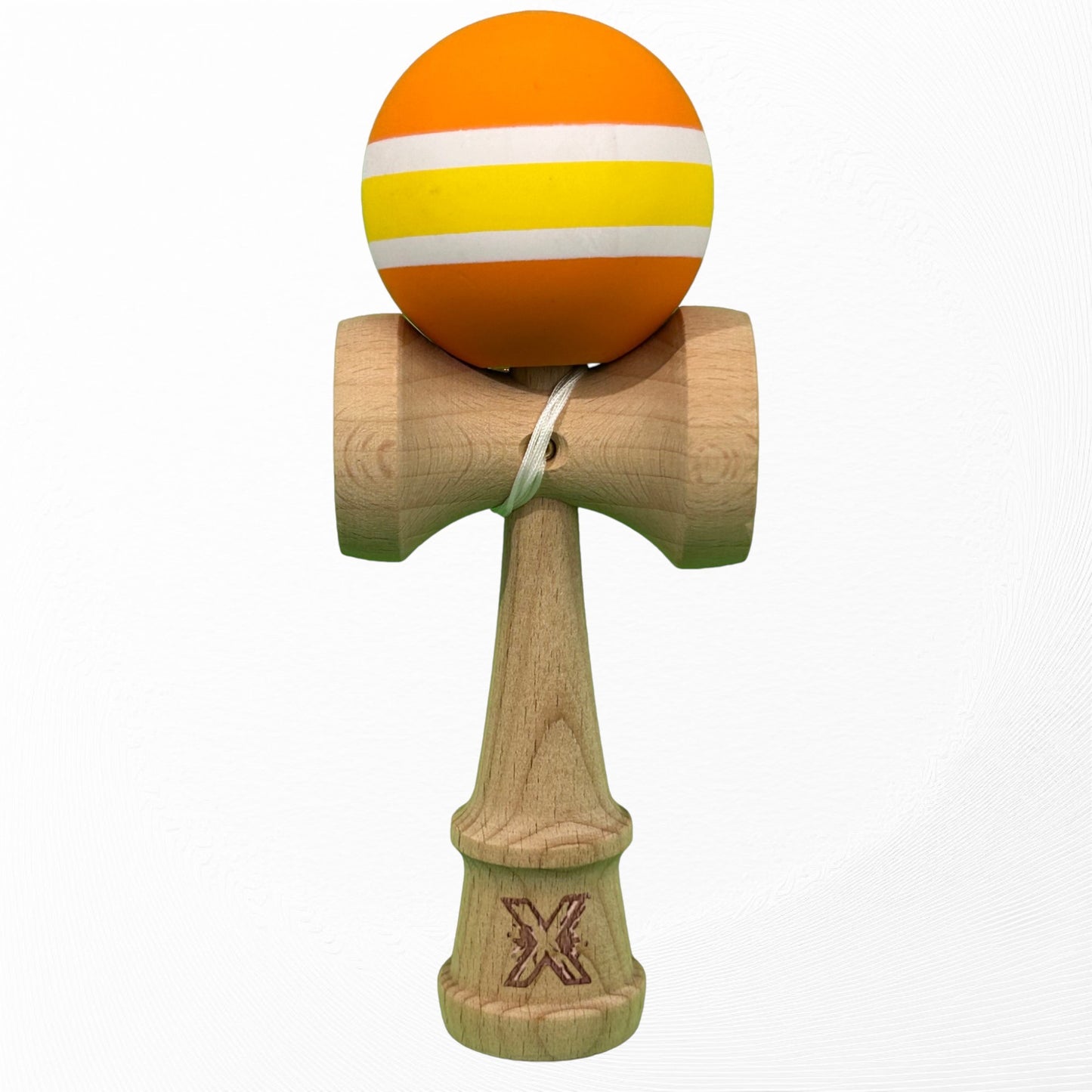 Jucarie Interactiva Kendama Profesionala,  din Lemn cu Bila Cauciucata, 18 x 6 x 7 cm, Joc de Indemanare pentru Copii si Adulti, Multicolor Portocaliu Galben Alb