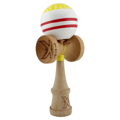 Kendama X CHICANOS Originala, Profesionala, Big Cups V2, Super Sticky cu Cupe Mari, Rulment Metalic, din lemn 18 cm, Ata 55 cm, Auriu/Alb