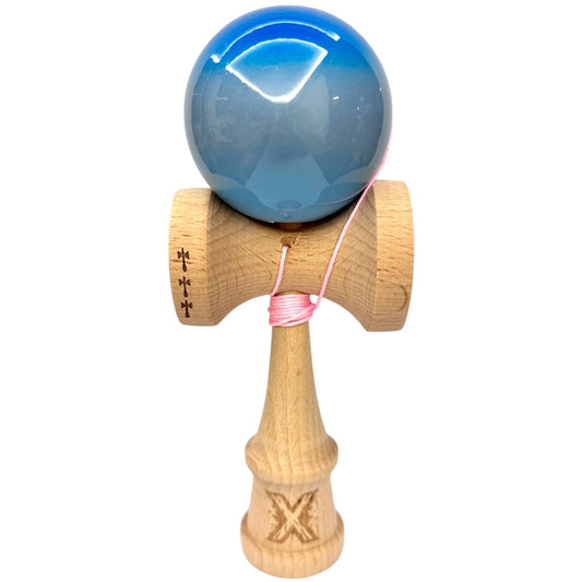 Kendama X Originala, Profesionala, Big Cups V2, Super Sticky din Lemn, 18 cm, Gradient Albastru/Gri/Bleu