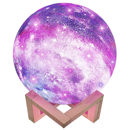 Lampa de veghe in forma de luna cu stele 3D Moon Light, alimentare baterii, stand din lemn inclus, 14 cm