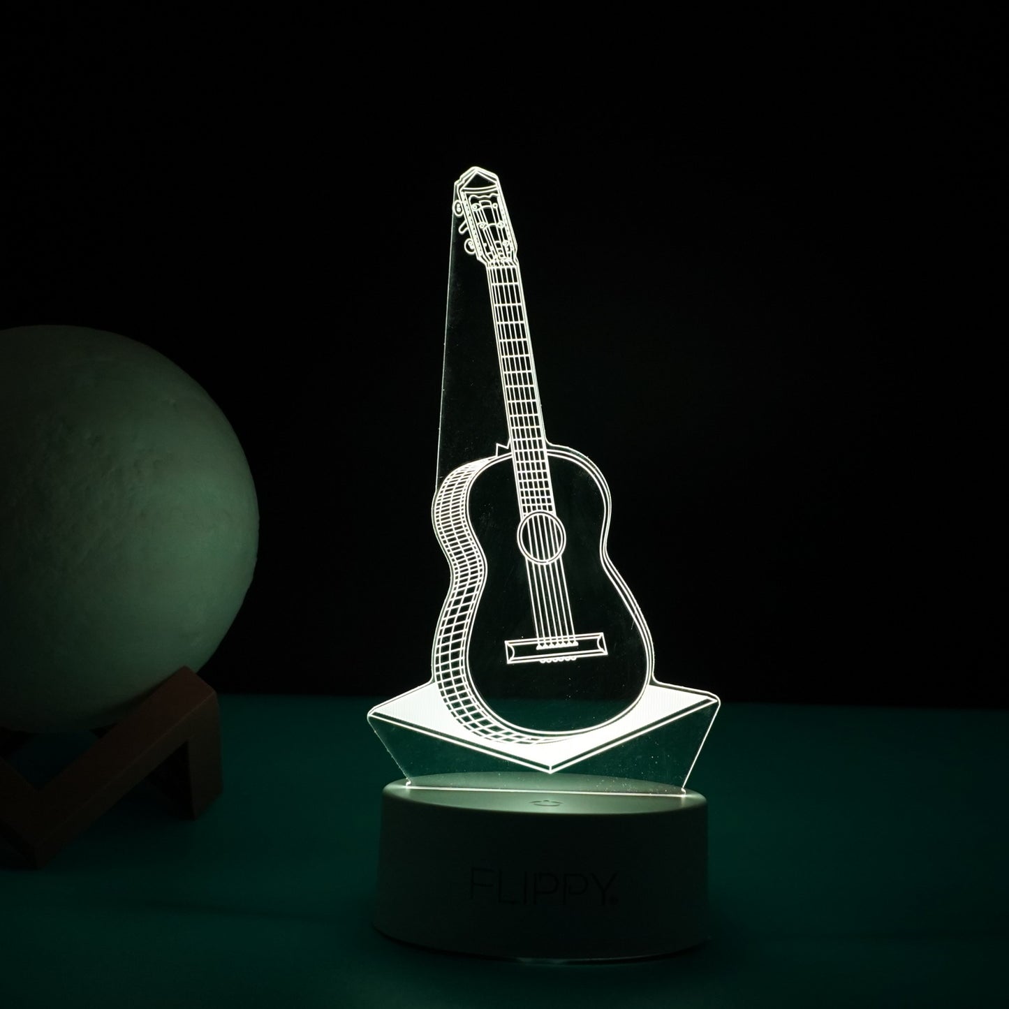 Lampa LED decorativa, 3D, Chitara, din material acril si lumina multicolora, alb