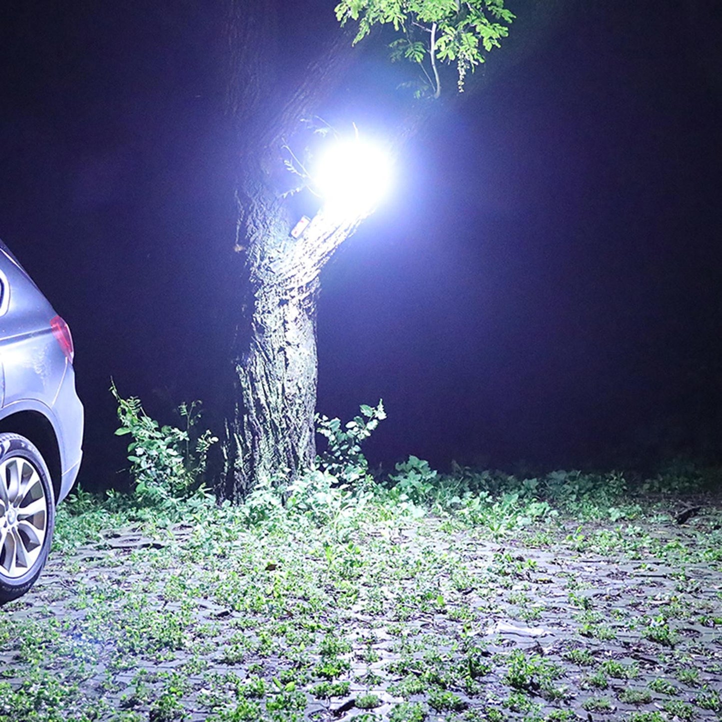 Lampa Portabila, Incarcare Solara + USB, Afisaj Inteligent al Bateriei, Raza de Actiune 32 mp, 6x9x11 cm, 3 Moduri, Alb